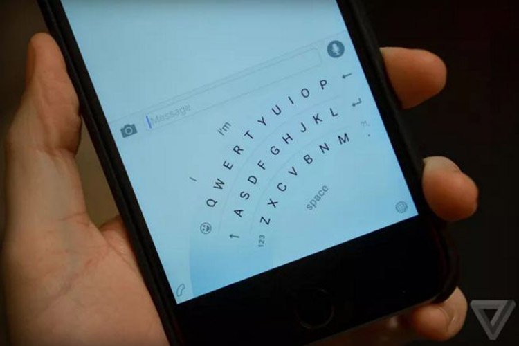 کیبورد مایکروسافت برای iOS ساختاری جالب و کاربردی دارد