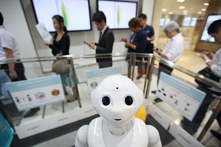 شرکت SoftBank فروشگاهی با اداره کامل ربات ها برپا می کند