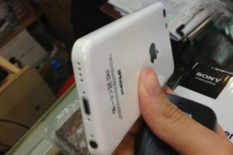 آیفون ارزان قیمت نسخه تغییر یافته iPhone 5 است که در 27 شهریور معرفی میشود