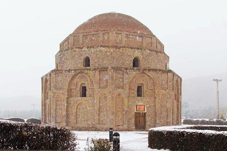 کجارو: گنبد جبلیه؛ تنها بنای سنگی کرمان