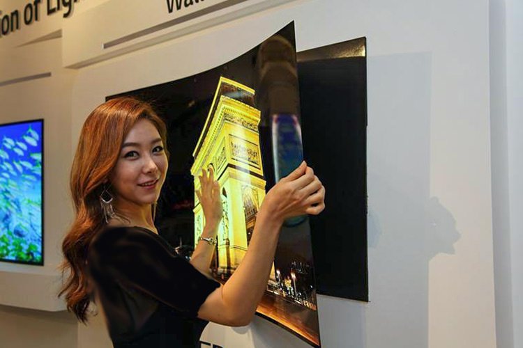 ال جی از پنل نمایشی OLED با قابلیت اتصال مغناطیسی به دیوار رونمایی کرد