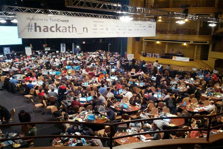 مسابقه برنامهنویسی Hackathon، محل ظهور استعدادهای جدید آغاز شد