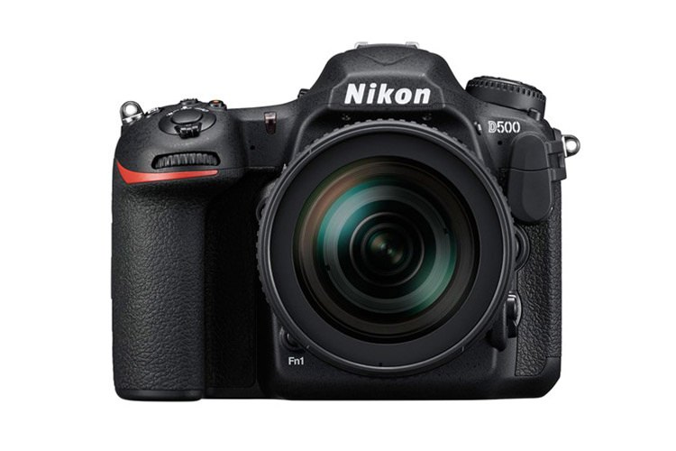دوربین D500 نیکون با قابلیت اتصال به گوشی هوشمند به نمایش در آمد