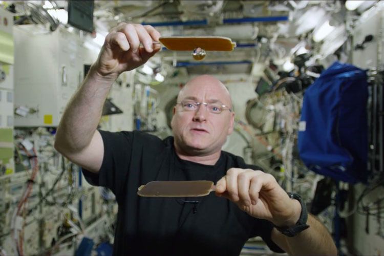 تماشا کنید: پینگ پنگ با قطرات آب در ایستگاه فضایی