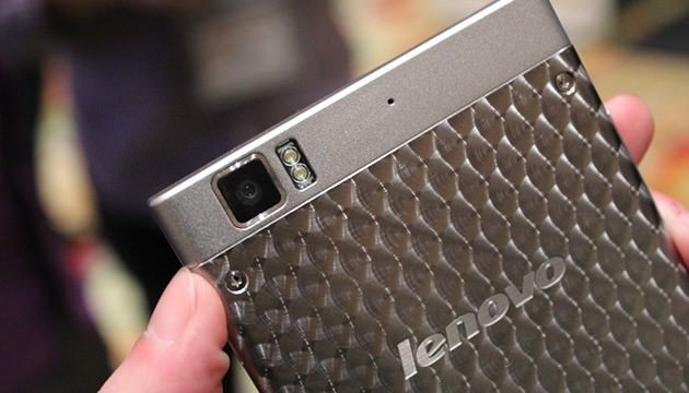 لنوو از تلفن 5.5 اینچ IdeaPhone K900 با پردازنده 2 هستهای اتم اینتل پرده برداری کرد