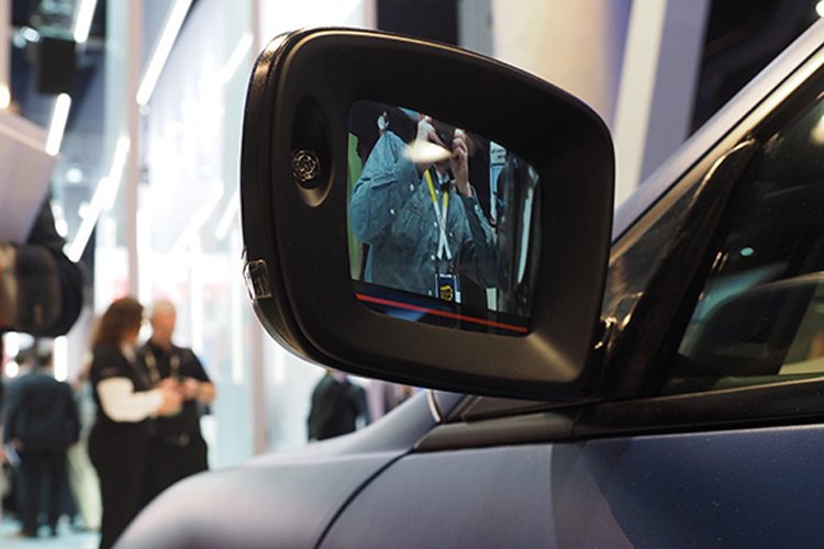 QNX سیستم رانندگی هوشمند خود را در قالب یک مازراتی در CES 2015 معرفی کرد