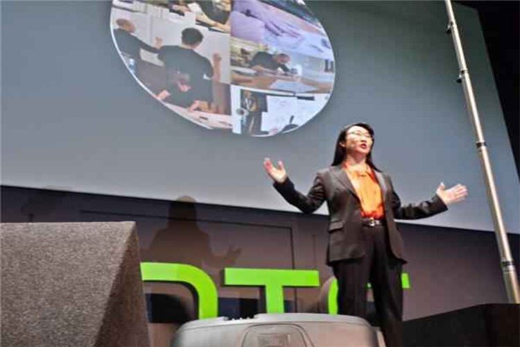 مدیرعامل HTC تایید کرد: ساعت هوشمند این کمپانی تا پایان سال عرضه خواهد شد