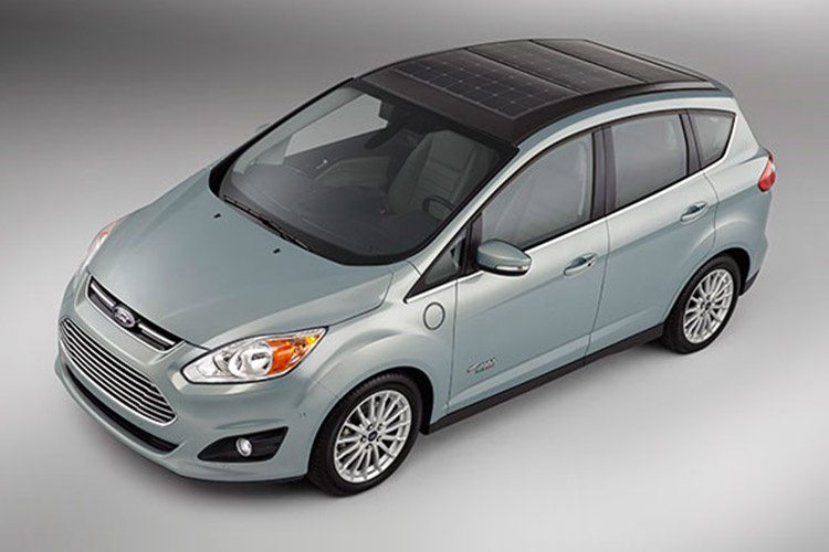 فورد مدل مفهومی C-MAX هیبریدی را با قابلیت تامین انرژی از طریق سلولهای خورشیدی، در نمایشگاه CES به نمایش میگذارد