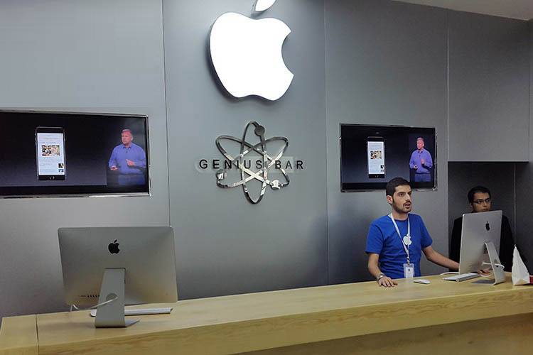 اپل هیچ نماینده رسمی در ایران ندارد اما مایل به حضور در بازار کشور است