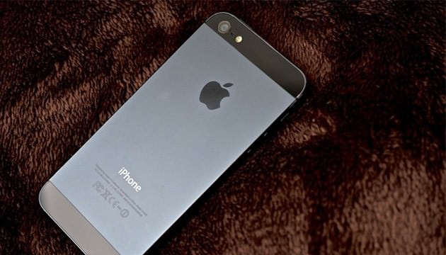 آیا اپل در حال آزمایش آیفون 6 و iOS 7 است؟