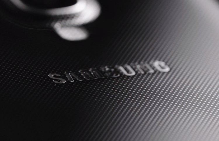 سامسونگ تولید انبوه صفحه نمایش 5.25 اینچ AMOLED را برای گلکسی اس 5 آغاز کرد