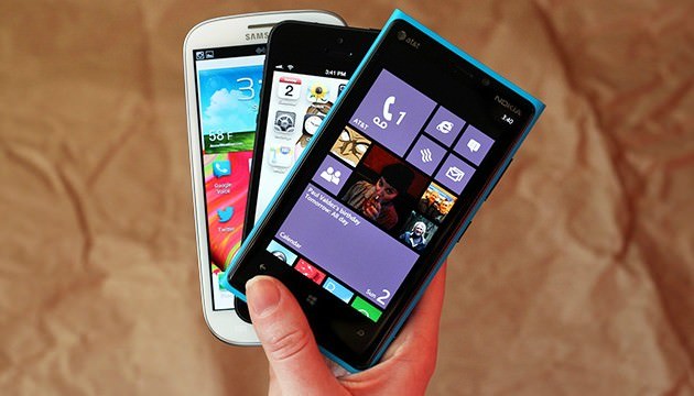 چرا بهترین گوشیهای هوشمند 2013 دارای ابزار انتشار امواج مادون قرمز هستند؟
