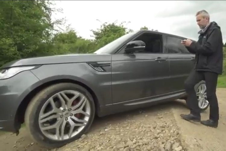 تماشا کنید: کنترل ریموت Range Rover با گوشی هوشمند