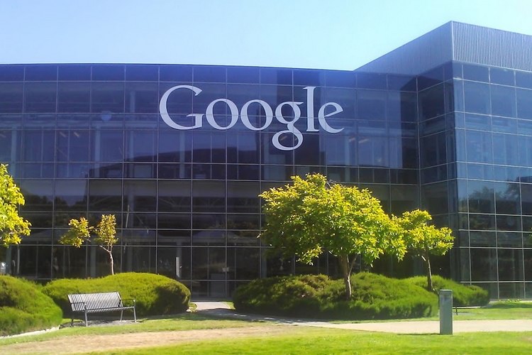 گوگل ۵۵۰ میلیون دلار در فروشگاه اینترنتی JD سرمایه‌گذاری می‌کند