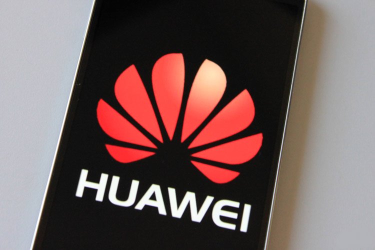تصاویر و مشخصات فنی گوشی های P8 و P8 Lite هوآوی فاش شد