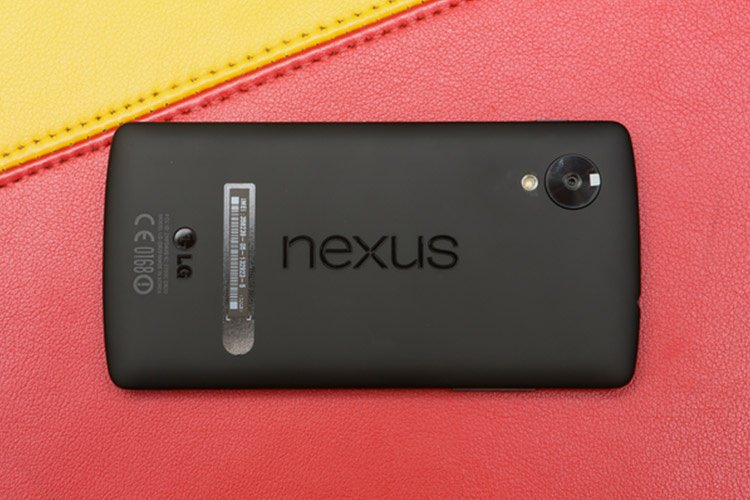 مقایسه مشخصات فنی نکسوس 5 با گلکسی اس 4، آیفون 5S و نکسوس 4
