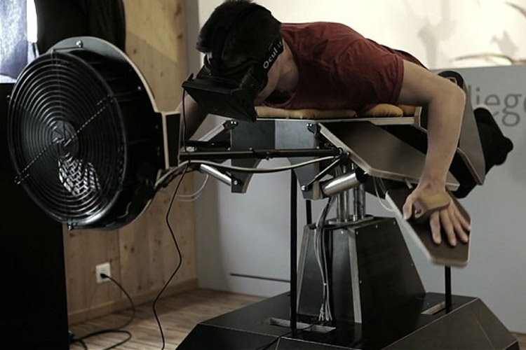 شبیهساز Birdly با استفاده از اکولیوس ریفت حس پرواز را در کاربران القاء میکند