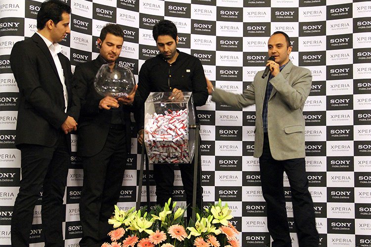 ۸ دستگاه خودرو ۲۰۶ جایزه قرعه کشی فروشندگان موبایلهای سونی و کارگاه آموزشی آشنایی با Xperia Z1 Compact