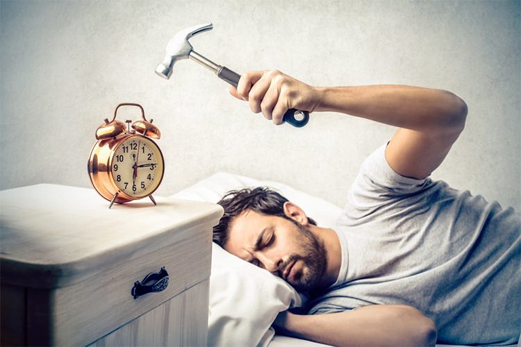 اینفوگرافیک: چطور صبحها آسانتر از خواب بیدار شویم؟