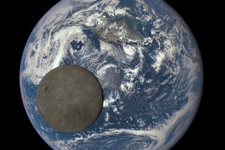 تماشا کنید: ثبت تصاویر گذر ماه از روی کره‌ی زمین از فاصله‌ی ۱.۶ میلیون کیلومتری
