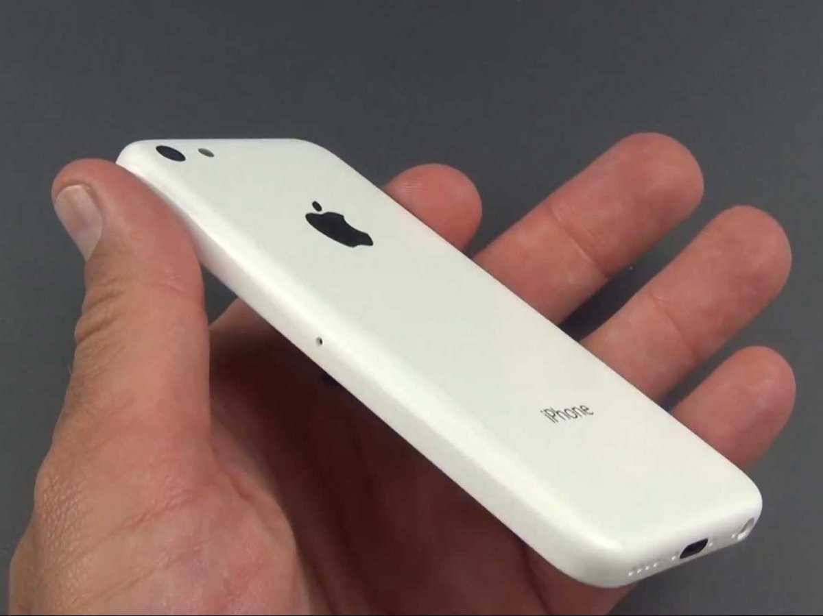 the-lower-priced-plastic-iphone-might-be-out-in-september