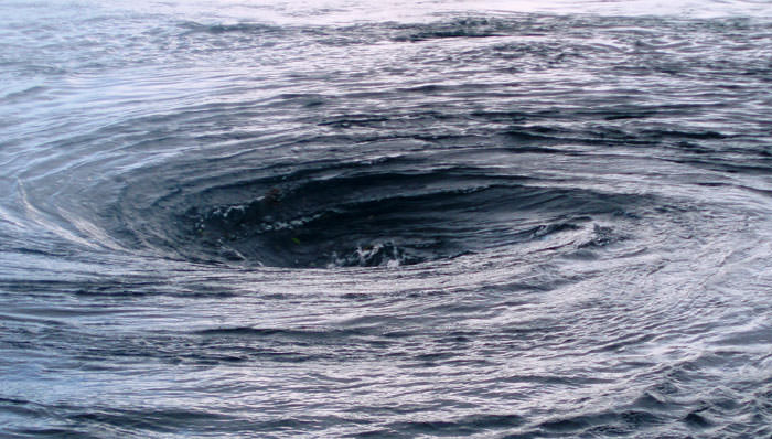 02 maelstrom-whirlpool-ocean-phenomena