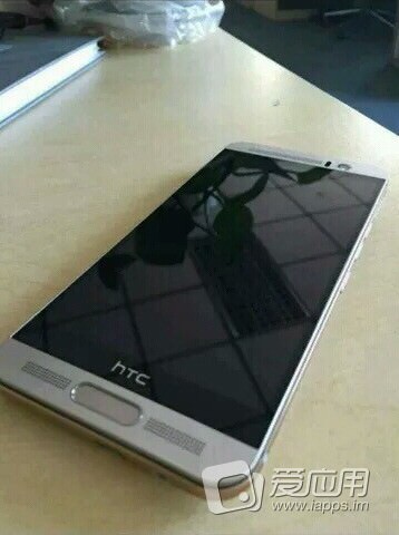Latest-alleged-HTC-One-M9-live-photos 1