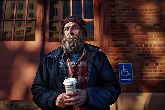 چهره افراد بیخانمان در قالب پرتره‌های تمشاایی