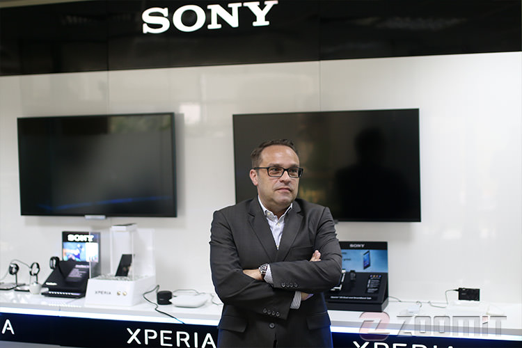 sony mobile ces mea 02 zoomit