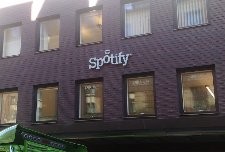 1024px Spotify HQ 730x492