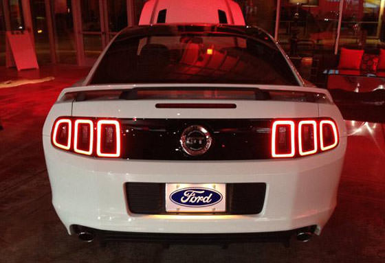 2013-Ford-Mustang-Rear-Sequ